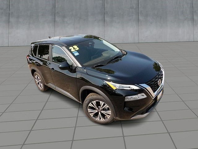 Nissan Rogue Vehicle Image 02
