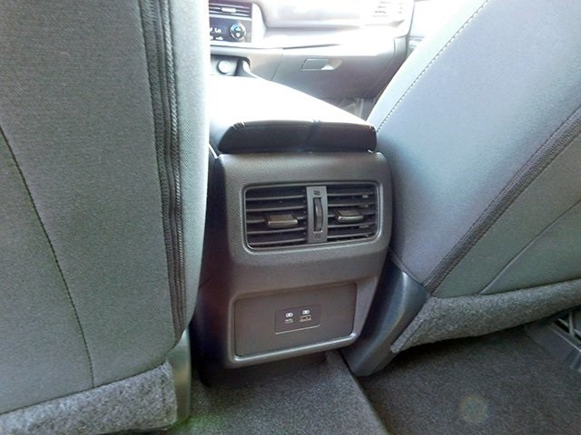 Nissan Rogue Vehicle Image 11