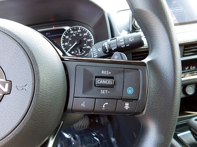 Nissan Rogue Vehicle Image 20