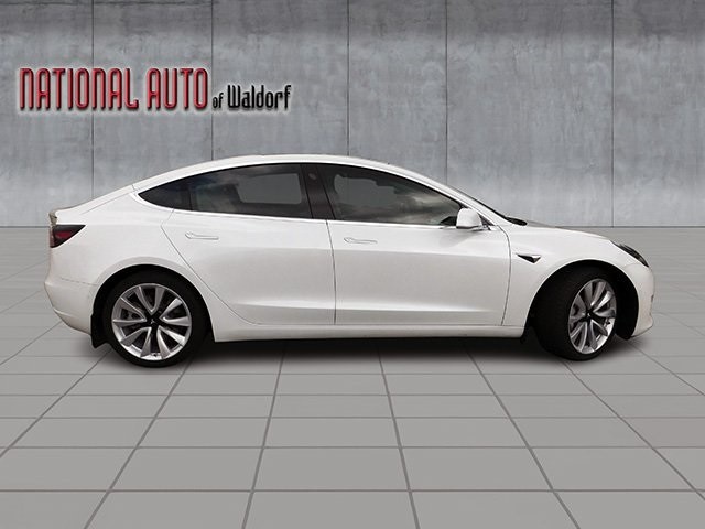 Tesla Model 3 Vehicle Image 04