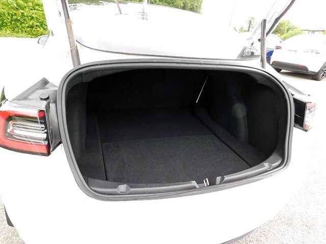 Tesla Model 3 Vehicle Image 07
