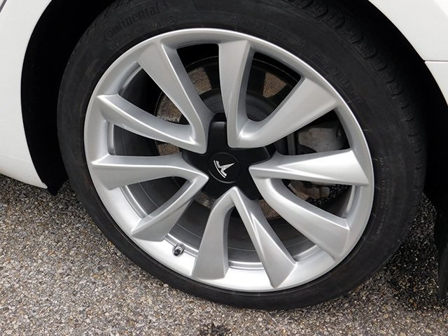 Tesla Model 3 Vehicle Image 09