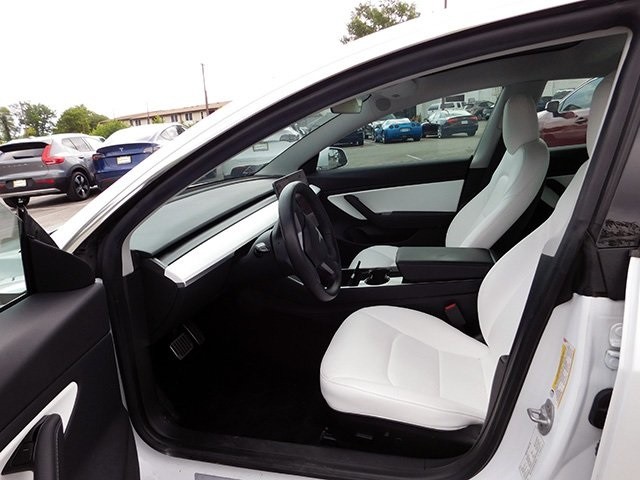 Tesla Model 3 Vehicle Image 15