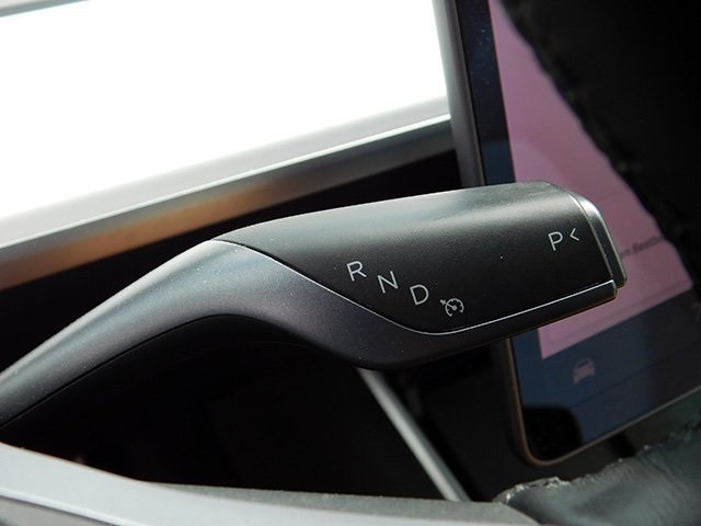 Tesla Model 3 Vehicle Image 21