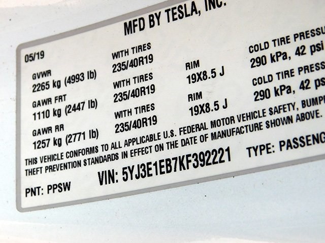 Tesla Model 3 Vehicle Image 23