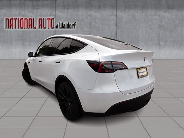 Tesla Model Y Vehicle Image 04