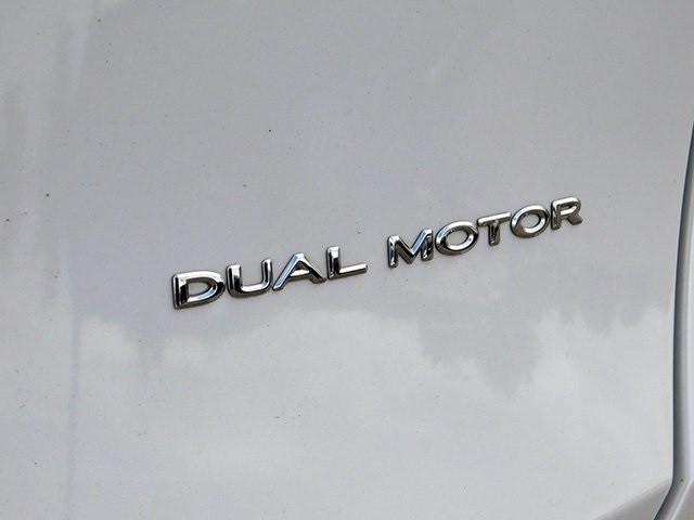 Tesla Model Y Vehicle Image 05