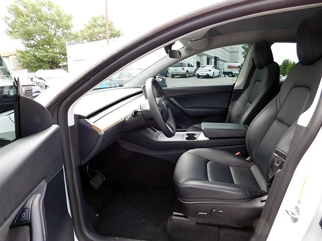 Tesla Model Y Vehicle Image 14
