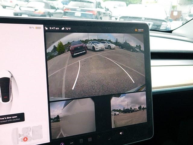 Tesla Model Y Vehicle Image 18