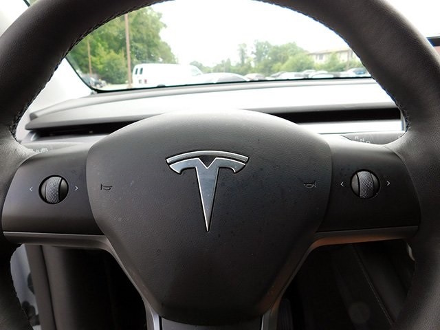 Tesla Model Y Vehicle Image 20