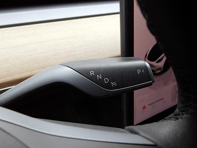 Tesla Model Y Vehicle Image 21