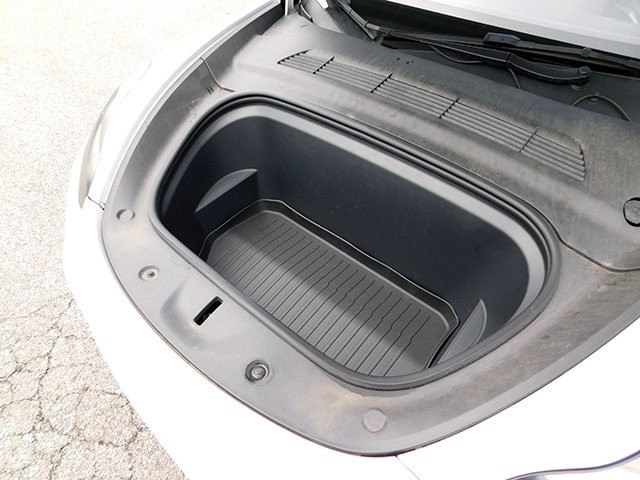 Tesla Model Y Vehicle Image 22