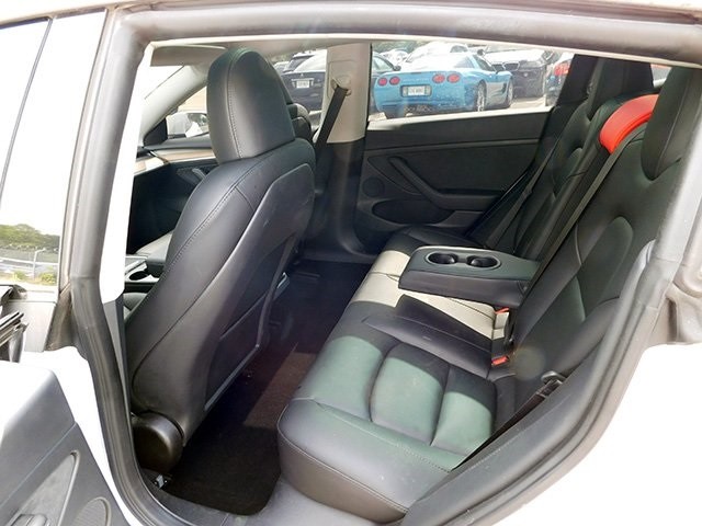 Tesla Model 3 Vehicle Image 10