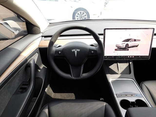 Tesla Model 3 Vehicle Image 12