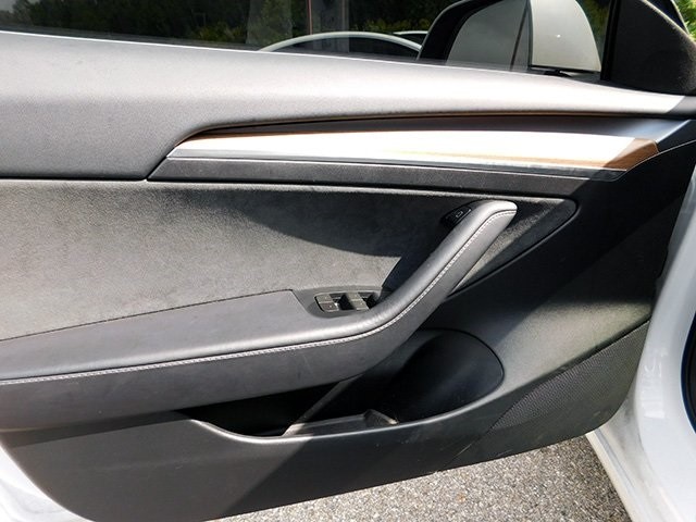 Tesla Model 3 Vehicle Image 13