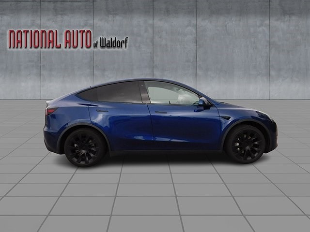 Tesla Model Y Vehicle Image 03