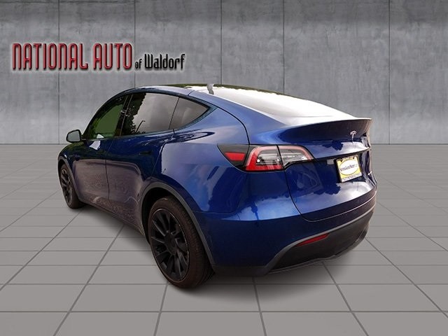Tesla Model Y Vehicle Image 04