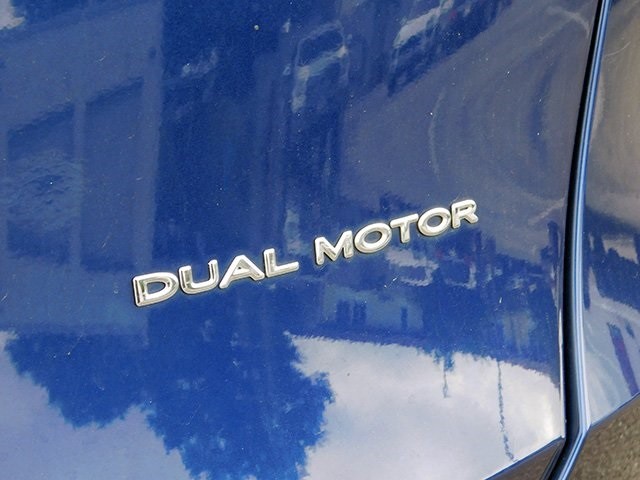 Tesla Model Y Vehicle Image 05