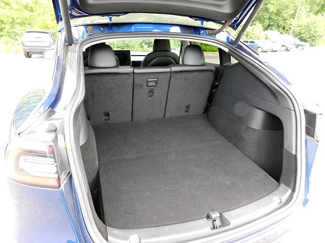 Tesla Model Y Vehicle Image 06