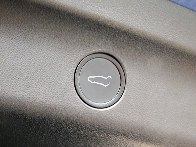 Tesla Model Y Vehicle Image 07