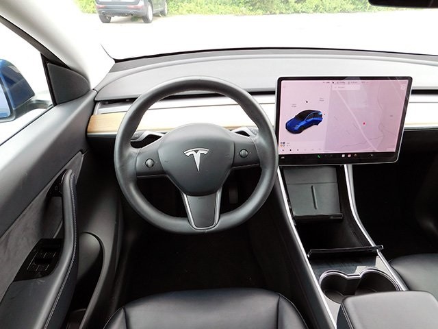 Tesla Model Y Vehicle Image 10