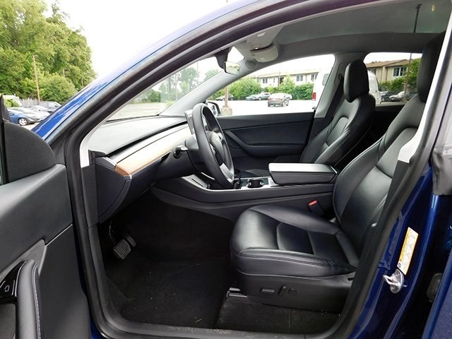 Tesla Model Y Vehicle Image 12