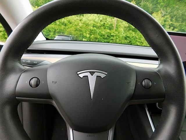 Tesla Model Y Vehicle Image 17