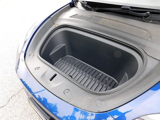 Tesla Model Y Vehicle Image 19