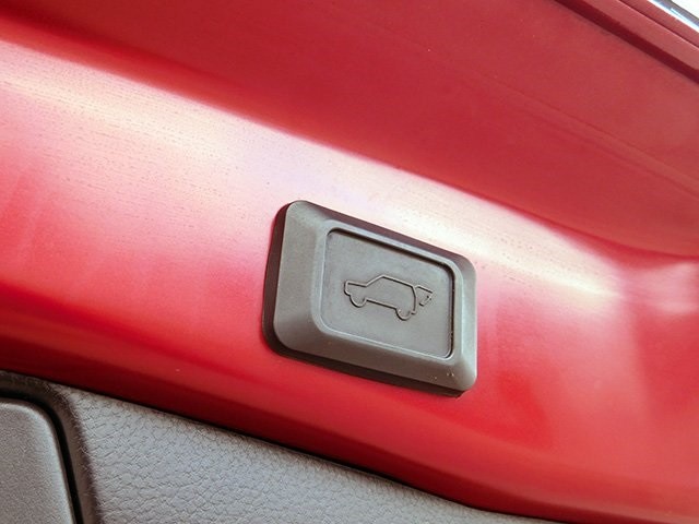 Toyota RAV4 Vehicle Image 09
