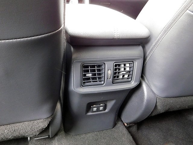 Toyota RAV4 Vehicle Image 13