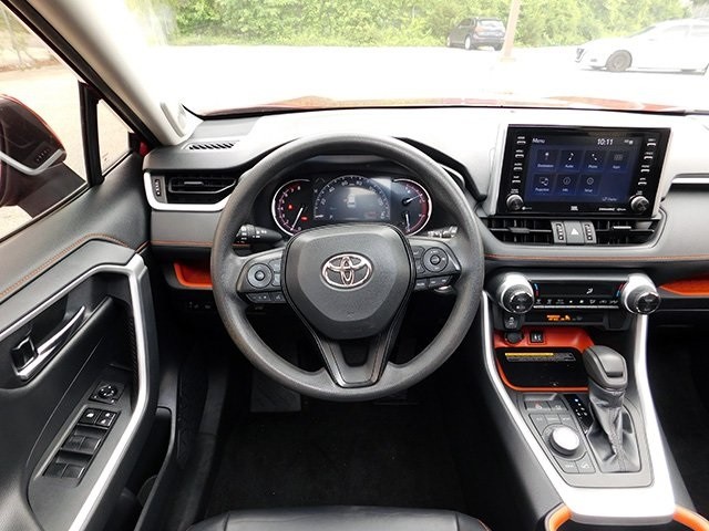 Toyota RAV4 Vehicle Image 14