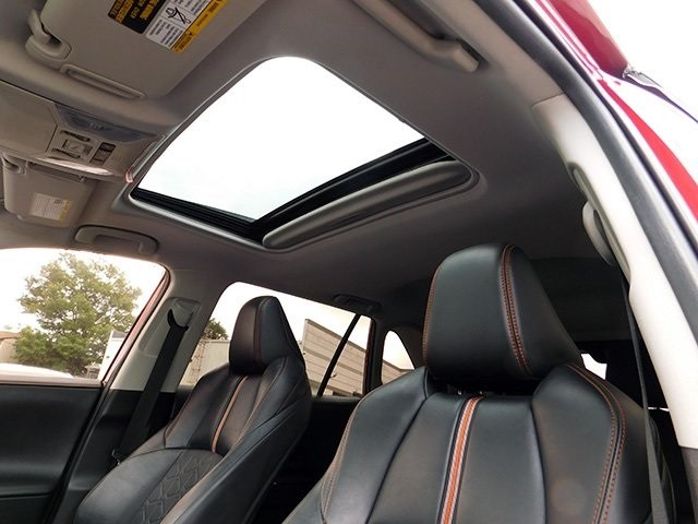 Toyota RAV4 Vehicle Image 18