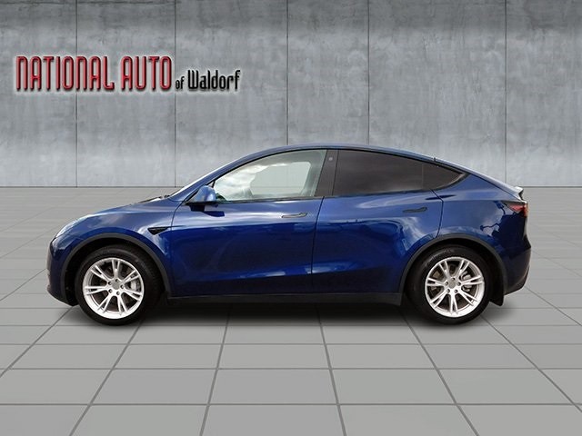 Tesla Model Y Vehicle Image 03