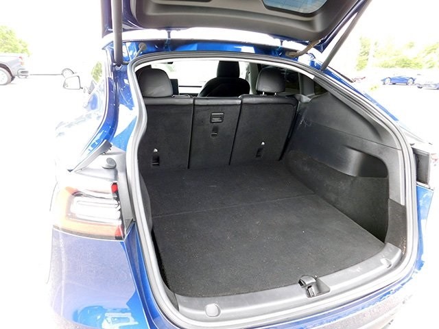 Tesla Model Y Vehicle Image 06