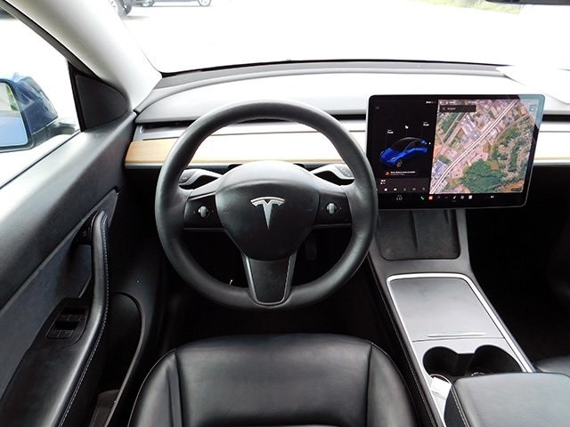 Tesla Model Y Vehicle Image 11