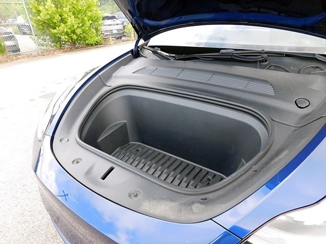 Tesla Model Y Vehicle Image 20