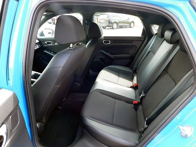 Honda Civic Hatchback Vehicle Image 10