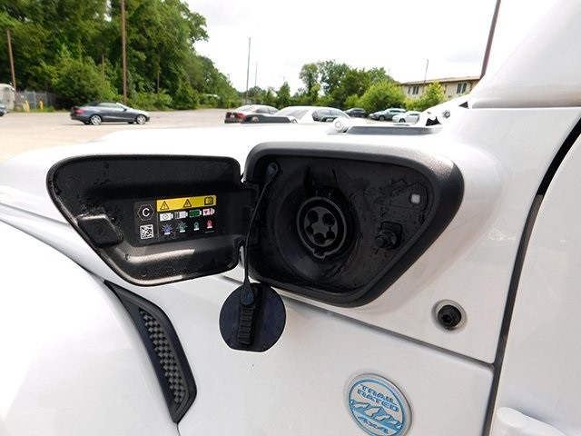 Jeep Wrangler 4xe Vehicle Image 13