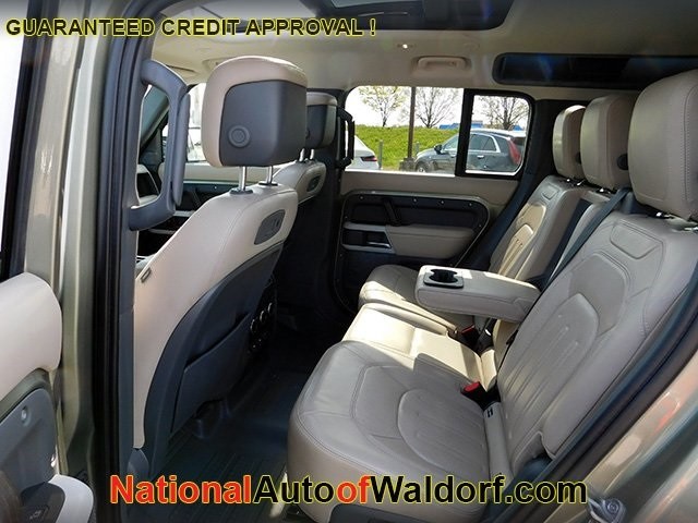 Land Rover Defender Vehicle Image 12