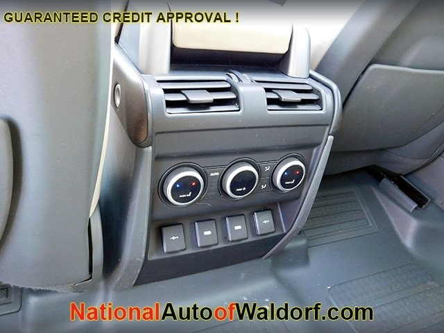 Land Rover Defender Vehicle Image 13