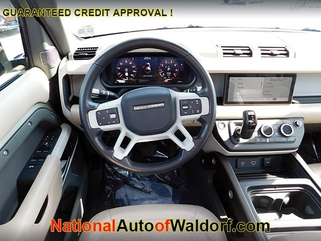 Land Rover Defender Vehicle Image 14