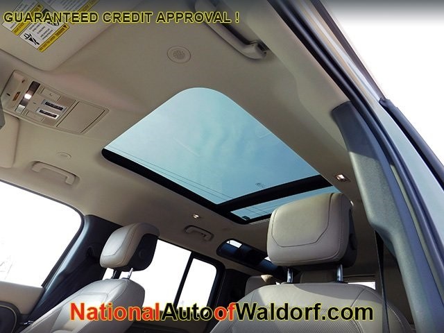 Land Rover Defender Vehicle Image 19