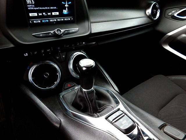 Chevrolet Camaro Vehicle Image 12