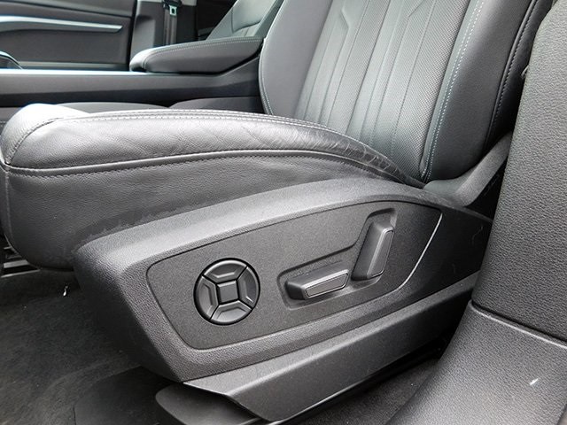 Audi e-tron Vehicle Image 18