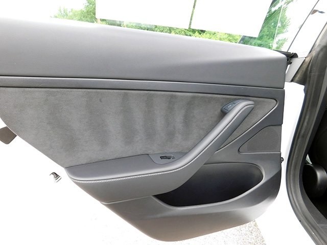 Tesla Model 3 Vehicle Image 07