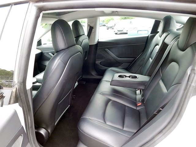 Tesla Model 3 Vehicle Image 08