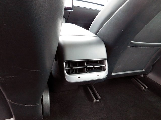 Tesla Model 3 Vehicle Image 09