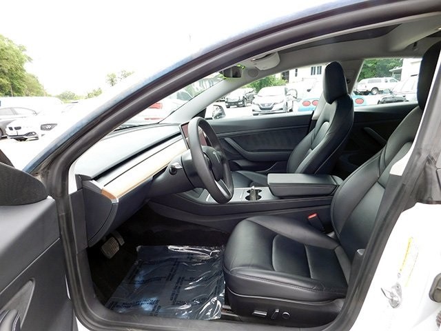 Tesla Model 3 Vehicle Image 12