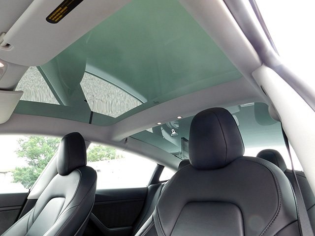 Tesla Model 3 Vehicle Image 14
