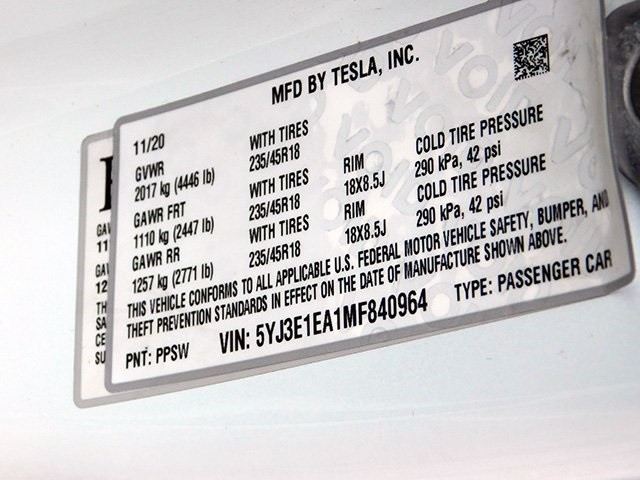 Tesla Model 3 Vehicle Image 23